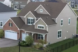 1828 Coralito Ln, Elgin, IL 60124 - Photo 2