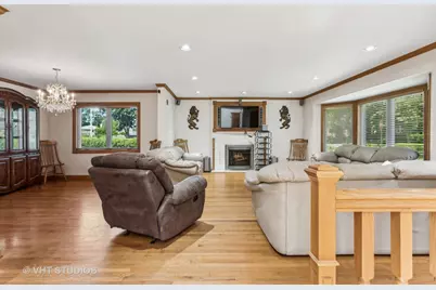 5261 Mulford Street, Skokie, IL 60077 - Photo 6