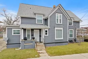 96 S Crystal St, Elgin, IL 60123 - Photo 1