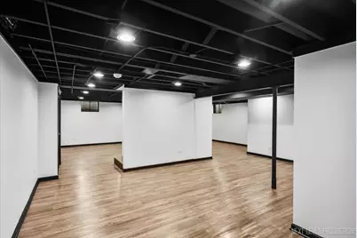 27 S Canterbury Road, Aurora, IL 60506 - Photo 24