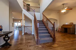 402 Gentian St, Savoy, IL 61874 - Photo 2