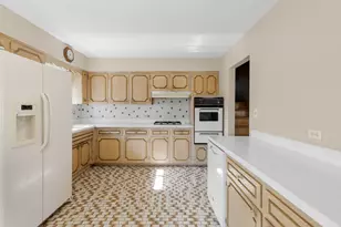 8556 N Oriole Ave, Niles, IL 60714 - Photo 6