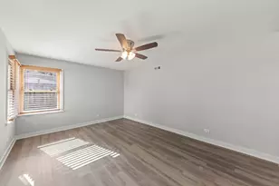 5701 W 89th Pl, Oak Lawn, IL 60453 - Photo 14