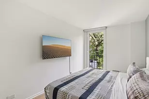 1319 N Sandburg Terrace, Chicago, IL 60610 - Photo 16