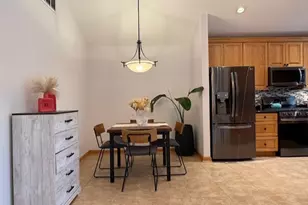 160 Inverness Ct, Elk Grove Village, IL 60007 - Photo 6