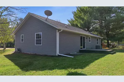 844 Hann Avenue, Dixon, IL 61021 - Photo 8