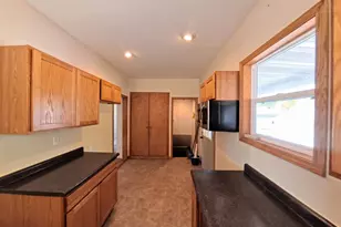 118 W 3rd St, Streator, IL 61364 - Photo 16