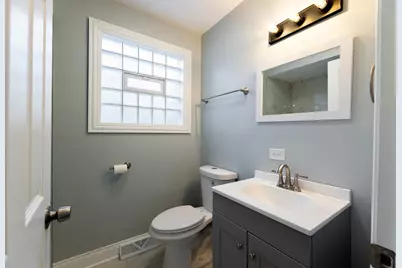 7237 S St Lawrence Avenue, Chicago, IL 60619 - Photo 20