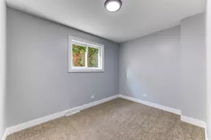 7237 S St Lawrence Ave, Chicago, IL 60619 - Photo 14