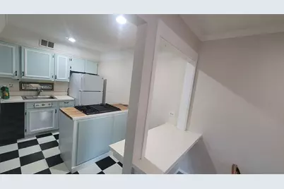 1800 Fayette Walk #E, Hoffman Estates, IL 60169 - Photo 4