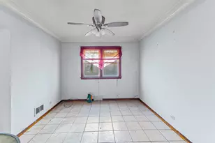 8643 S Kingston Ave, Chicago, IL 60617 - Photo 12