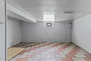 8643 S Kingston Ave, Chicago, IL 60617 - Photo 20