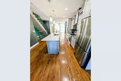 544 E 46th Place, Chicago, IL 60653 - Photo 2