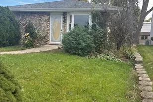 15925 Lockwood Ave S, Oak Forest, IL 60452 - Photo 2