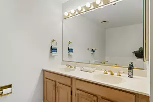 451 Town Pl Cir, Buffalo Grove, IL 60089 - Photo 12