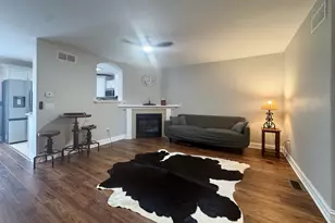 233 Judy Ln, Cortland, IL 60112 - Photo 4