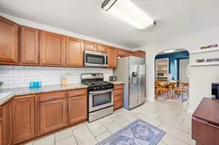 1212 Grandview Ave, Lockport, IL 60441 - Photo 8