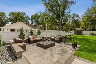 497 S Stratford Ave, Elmhurst, IL 60126 - Photo 18