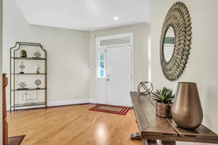 418 Bay Tree Cir, Vernon Hills, IL 60061 - Photo 4