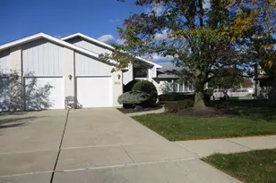 8030 Valley View Dr, Tinley Park, IL 60477 - Photo 1