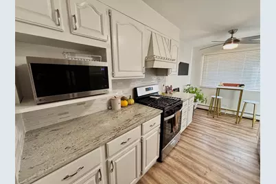 1321 S Finley Road #107, Lombard, IL 60148 - Photo 4