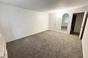 1321 S Finley Rd, Lombard, IL 60148 - Photo 14