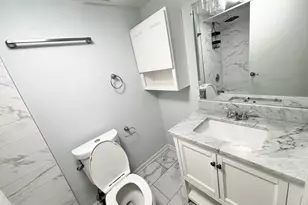 1321 S Finley Rd, Lombard, IL 60148 - Photo 12