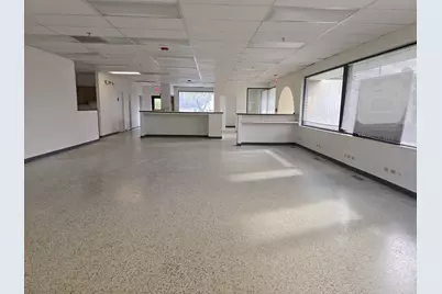 326 S Milwaukee Avenue, Libertyville, IL 60048 - Photo 4