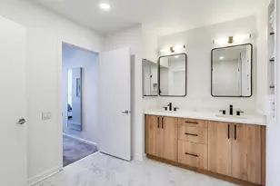 500 W Superior St, Chicago, IL 60654 - Photo 22