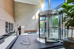 500 W Superior St, Chicago, IL 60654 - Photo 32