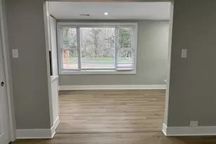 318 Shabbona Dr, Park Forest, IL 60466 - Photo 8