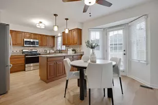 201 N Cambridge Dr, Geneva, IL 60134 - Photo 10