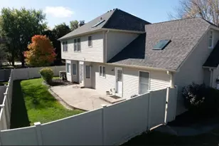 201 N Cambridge Dr, Geneva, IL 60134 - Photo 38