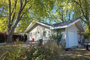 200 S Beck Rd, Lindenhurst, IL 60046 - Photo 6