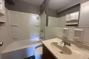 3950 N Lake Shore Dr, Chicago, IL 60613 - Photo 12