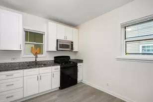 547 S Martin Luther King Jr Ave, Waukegan, IL 60085 - Photo 8