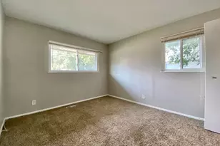 317 E Schaumburg Rd, Streamwood, IL 60107 - Photo 10