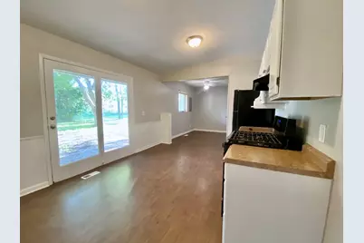 317 E Schaumburg Road, Streamwood, IL 60107 - Photo 6