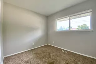 317 E Schaumburg Rd, Streamwood, IL 60107 - Photo 12