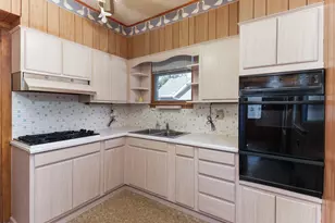 506 Denver St, Bloomington, IL 61701 - Photo 10