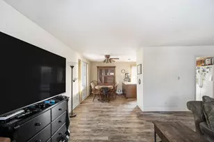 1365 Newcastle Ln, Hoffman Estates, IL 60169 - Photo 4