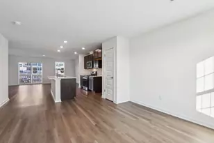 871 Briar Gln Ct, Hampshire, IL 60140 - Photo 4