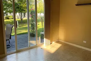 2326 Sunshine Ln, Aurora, IL 60503 - Photo 10