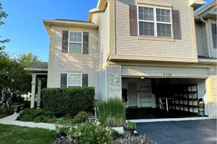 2326 Sunshine Ln, Aurora, IL 60503 - Photo 2