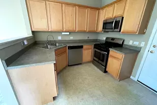 2326 Sunshine Ln, Aurora, IL 60503 - Photo 8