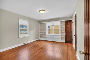 910 W Springfield Ave, Champaign, IL 61821 - Photo 18