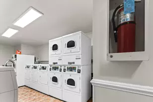 5306 N Cumberland Ave, Chicago, IL 60656 - Photo 14