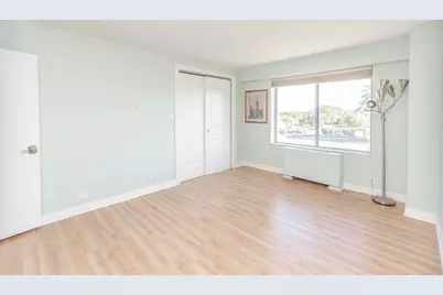 7033 N Kedzie Avenue #401, Chicago, IL 60645 - Photo 12