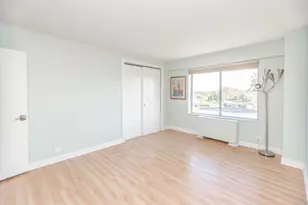 7033 N Kedzie Ave, Chicago, IL 60645 - Photo 12