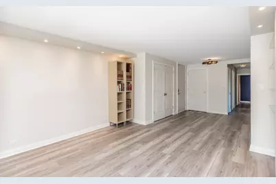 7033 N Kedzie Avenue #401, Chicago, IL 60645 - Photo 4